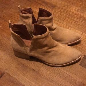 Jeffrey Campbell tan suede booties size 7.5